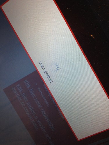 Ik probeer het via de telefoon, maar de computer aan de andere aknt herkent mijn postcode niet. Zal mijn Limburgse accent wel zijn