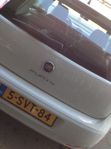 Ah...de auto staat klaar. Karren maar.