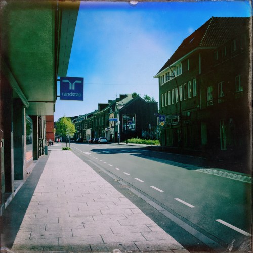 Ooit was dit een bruisend dorp. Nu zijn winkels vervangen door uitzendbureau's of gesloten. Het hart wordt steeds kleiner.
