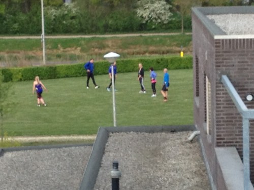 Uitslovers van de Toekomst hoppen als hazen over het veldje