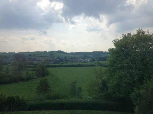 Oei, die wolken zien er  helemaal niet vriendelijk uit.