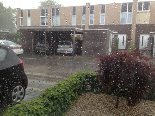 Net op tijd binnen...