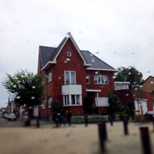 Goedemorgen Kerkrade. De foto heb ik gisteren gemaakt en die druppels hoorden daar ook bij.