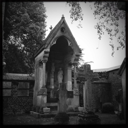 Het oude kerkhof...Geen enkele lens voldoet