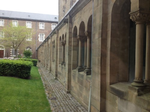 De galerij van buiten