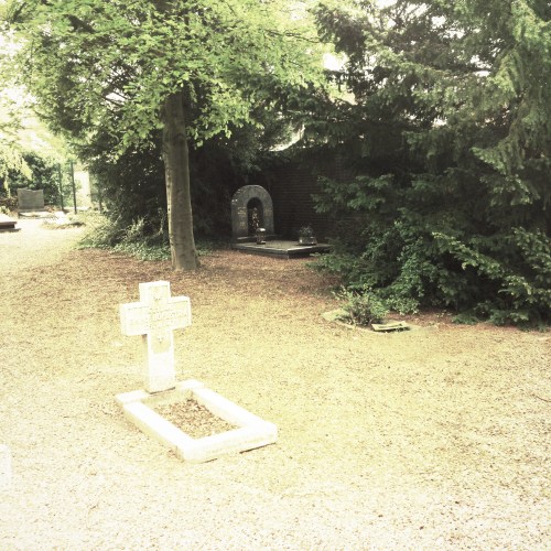 Het grafje is er nog, maar  waarschijnlijk niet lang meer.