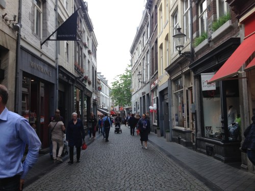 Maastrichtse straten en steegjes...allemaal even mooi.