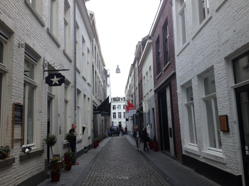 Kijk daar, daar waar die ster hangt, ga ik naar binnen.