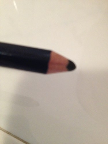 Ik slijp mijn oogpotlood