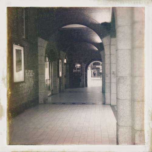 Deze gangen blijven me bezig houden. Op de een of andere manier kan ik ze niet tot volle tevredenheid in een frame vangen.