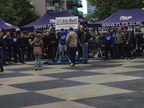 iets met de sterkste man,..ik ben niet onder de indruk