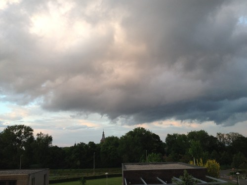 Het is maar van korte duur. De volgende bui dient zich aan. Ik heb er genoeg van. Dag dag, tot morgen