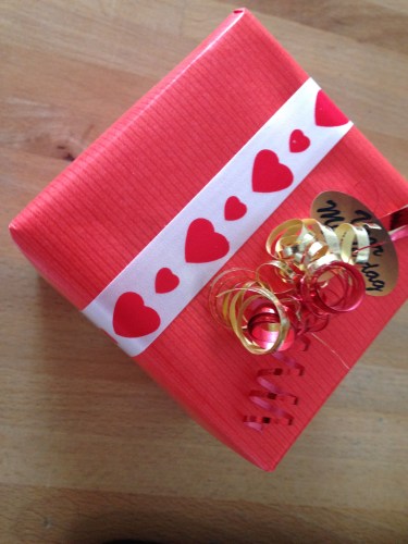 Geheel tegen de afspraken in krijg ik vandaag een cadeautje van de man...