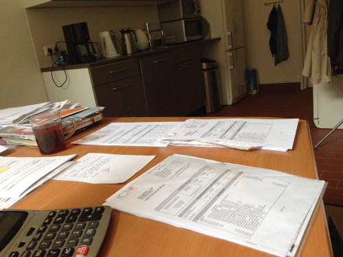 Nou nee, ik heb hem alleen een beetje meer over mijn bureau verspreid