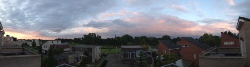 maar dan...ontdek ik eindelijk hoe ik een panoramafoto maken moet. Een prima afsluiter denk ik zo. Dag dag, tot morgen!
