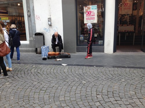 Naast de vriend van de burgemeester heeft Maastricht nog wel een paar bekende figuren, die al dan niet de weg kwijt zijn.