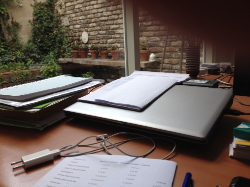 Langzaam maar zeker verdwijnt de stapel.