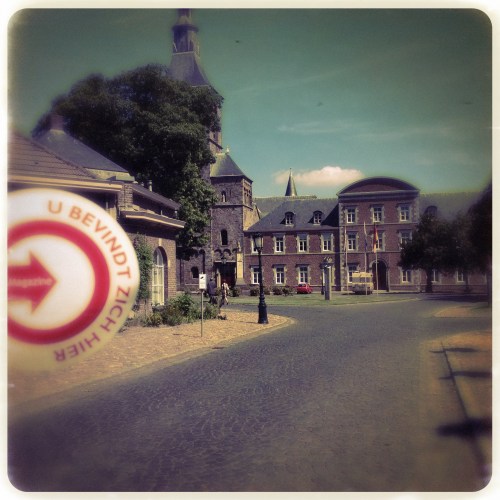 Tusen foto 1 en deze zitten al 10 andere die allemaal zijn afgekeurd, Deze overigens ook, ook al komt ie iets meer in de buurt van wat ik voor ogen heb