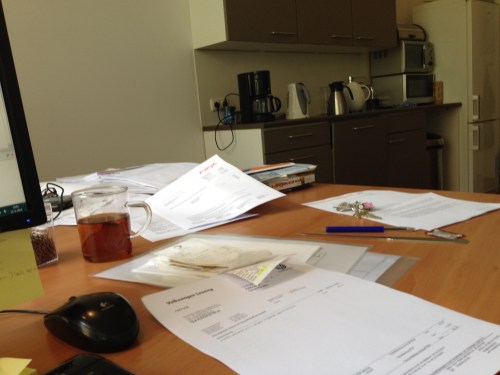 De werkplek ligt er weer als vanouds bij.