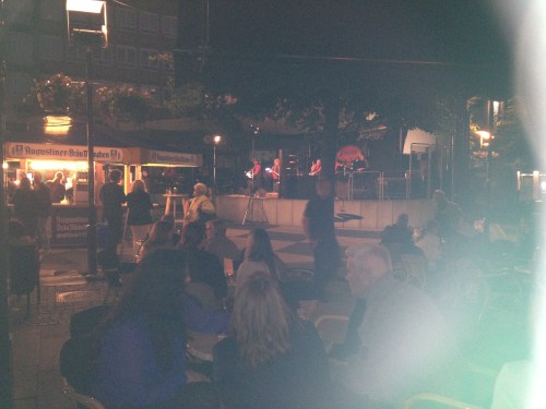 De muziek speelt, het bier vloeit en mijn zicht wordt steeds waziger (grapje)