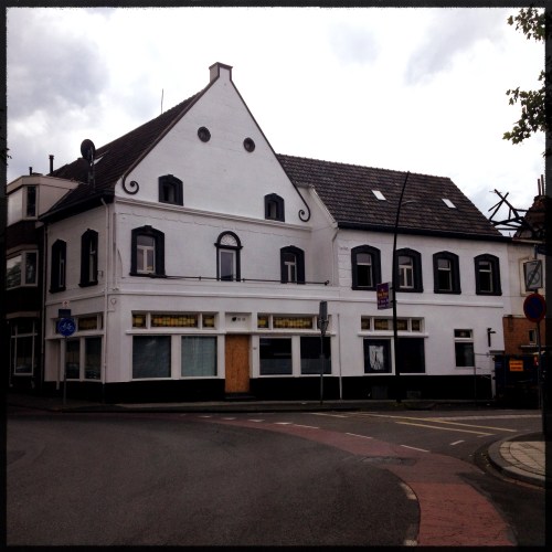 Het ooit zo mooie Hotel Bosch, ten dode opgeschreven.