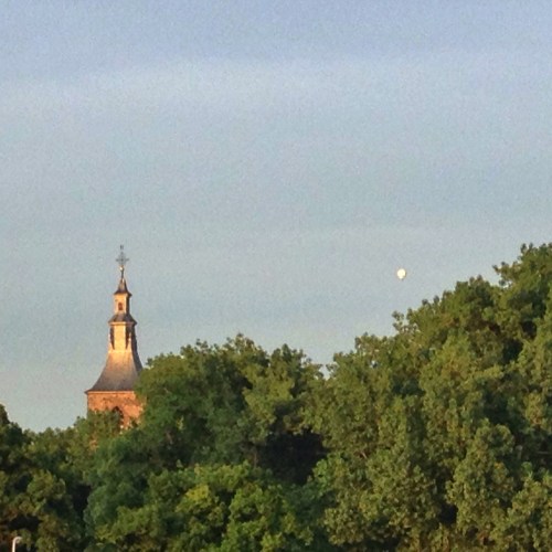 De avondzon doet haar werk weer goed.