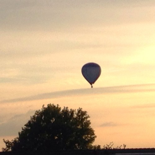 Aan de voorkant hangt ineens iets in de lucht. Het is mooi geweest. Dag dag, tot morgen!