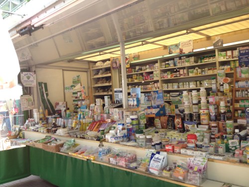 Vandaag is marktdag. Zelfs de drogist ontbreekt niet