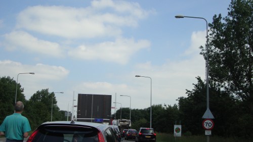 Op naar de volgende bestemming. Maar eerst,..... stilstaan.