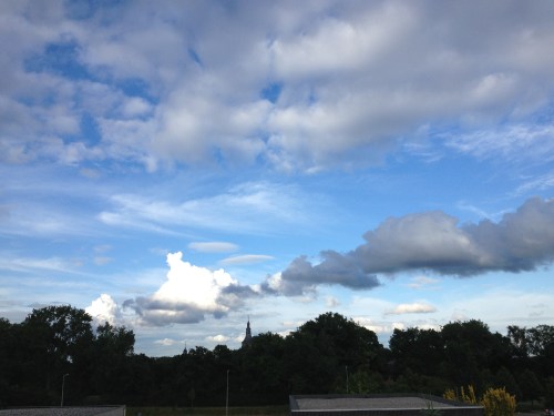 De lucht blijft veranderen. Voor vandaag is het weer mooi geweest. Dag dat, tot morgen.