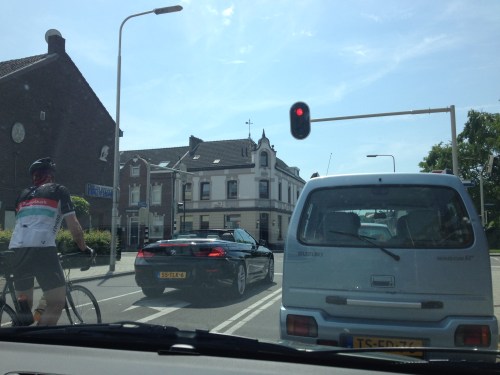 Heel even de auto in. Die zou ik nu ook wel willen hebben.