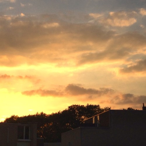 En dan de zon zo zien verdwijnen. Het oranjegevoel hangt in de lucht. Dag dag, tot morgen!