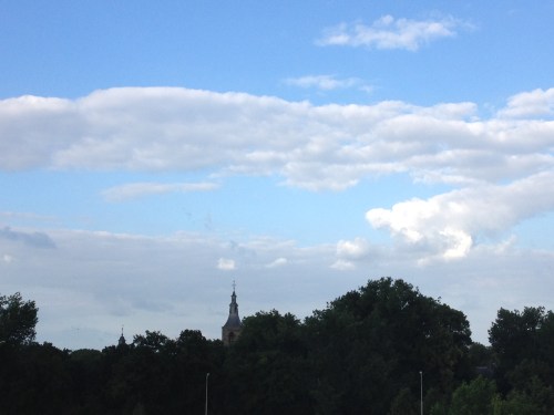 Het wordt steeds blauwer om de toren.