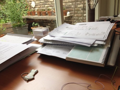 Ondertussen groeien de stapels door