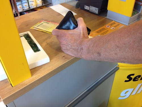 De man neemt nog maar eens een gokje