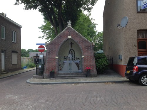 en een (mij) onbekend kapelletje