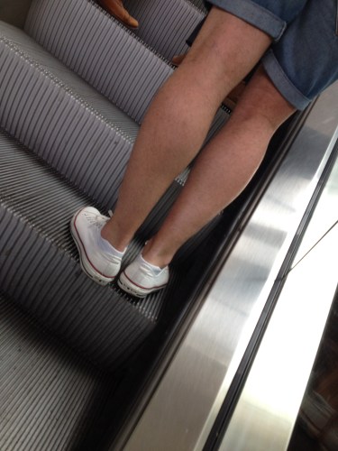 De weg naar boven wordt afgesloten door harige kuiten