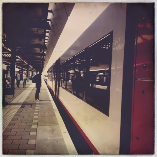 Iedereen in vliegende vaart naar huis. Oranje speelt.