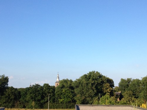 Ook de toren lijkt te glimmen van plezier. Dag dag, tot morgen!