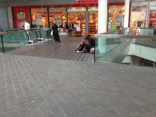 Altijd op dezelfde plek en altijd dezelfde deuntjes en een grote groep fans.