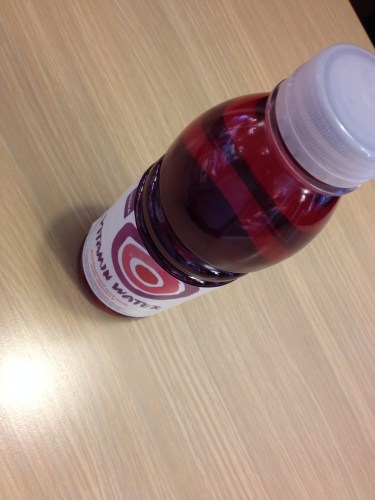 Mijn favoriete dranje van de Hema, zwarte bessen met vitamientjes. Lekker.