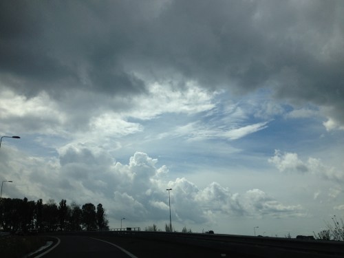 Het zijn weer onvervalste Hollands luchten.