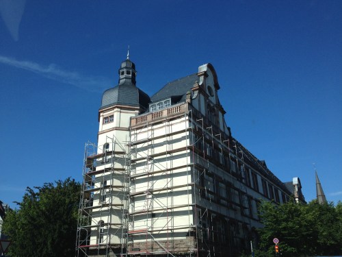 Hallo Aachen, papieren en post ophalen.