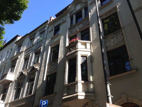 Ze zetten hier ook de bloemetjes buiten ..