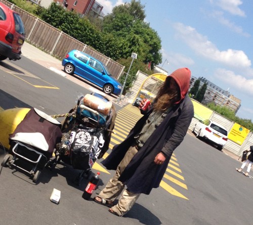 Maar ook minder mooie zaken. Duikt tegenwoordig regelmatig op in mijn woonomgeving. Geen idee waar hij vandaan komt.