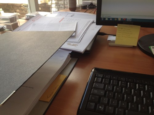 werkplek twee lijkt nog enigszins onder controle. Schone schijn.