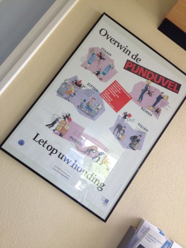 De reden voor mijn voortijdige vertrek. Een bezoek aan Jacqueline die mijn pijnlijke schouder stevig onder handen neemt