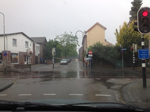 Ach ach ach wat een droefenis..Grijzer dan grijs en natter dan nat.