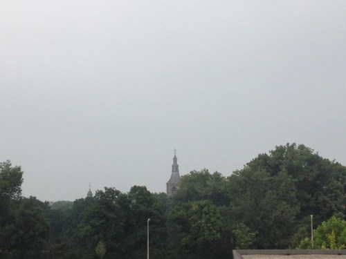 De toren ziet het nog steeds somber in. Dag dag, tot morgen