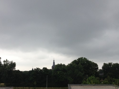 De toren vanavond. Het verschil met vanochtend minimaal. Dag dag tot morgen!